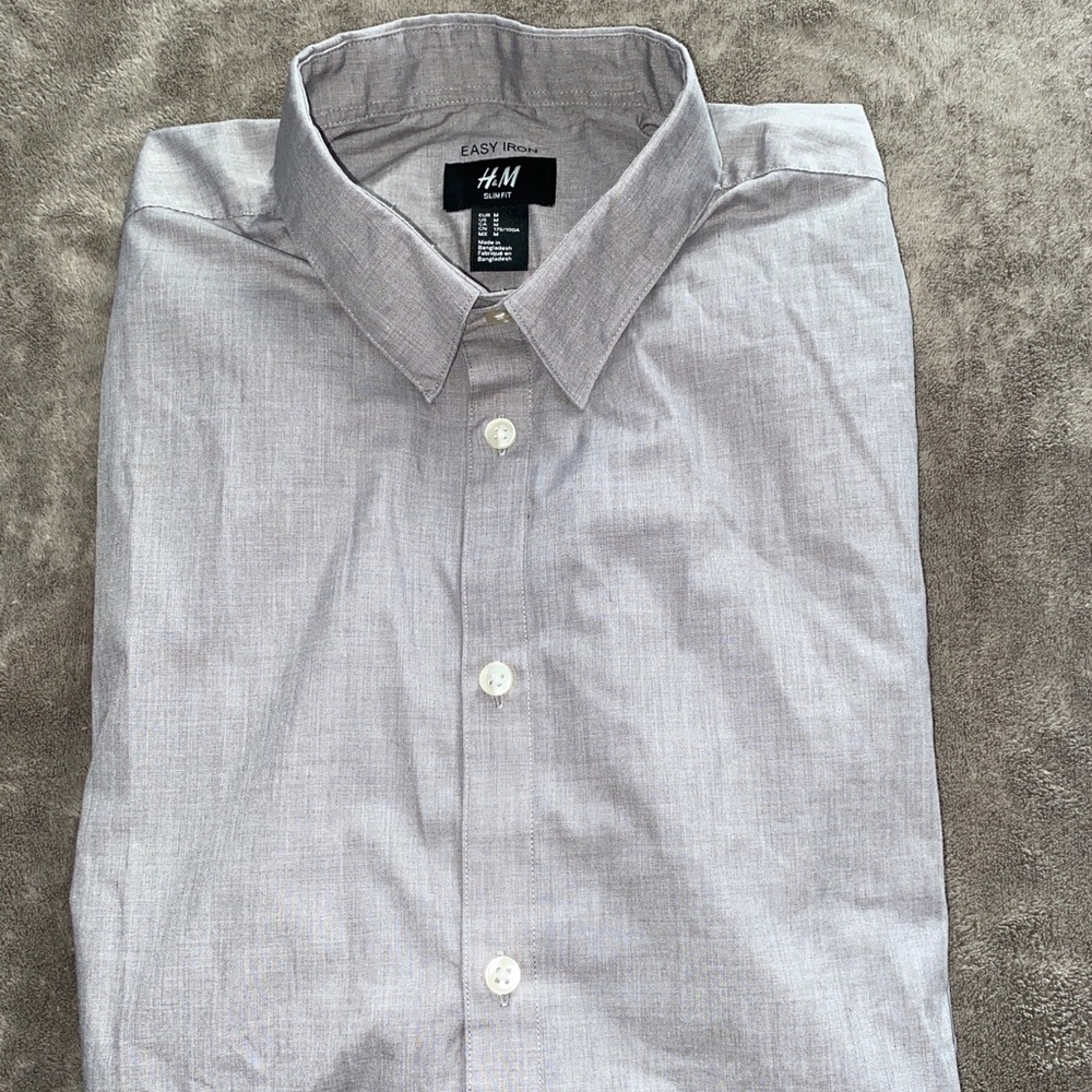 H&M Men’s Easy Iron Slim Fit Button Down Shirt